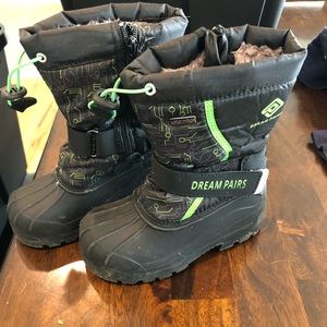 Dreampairs boys snow boots size 10